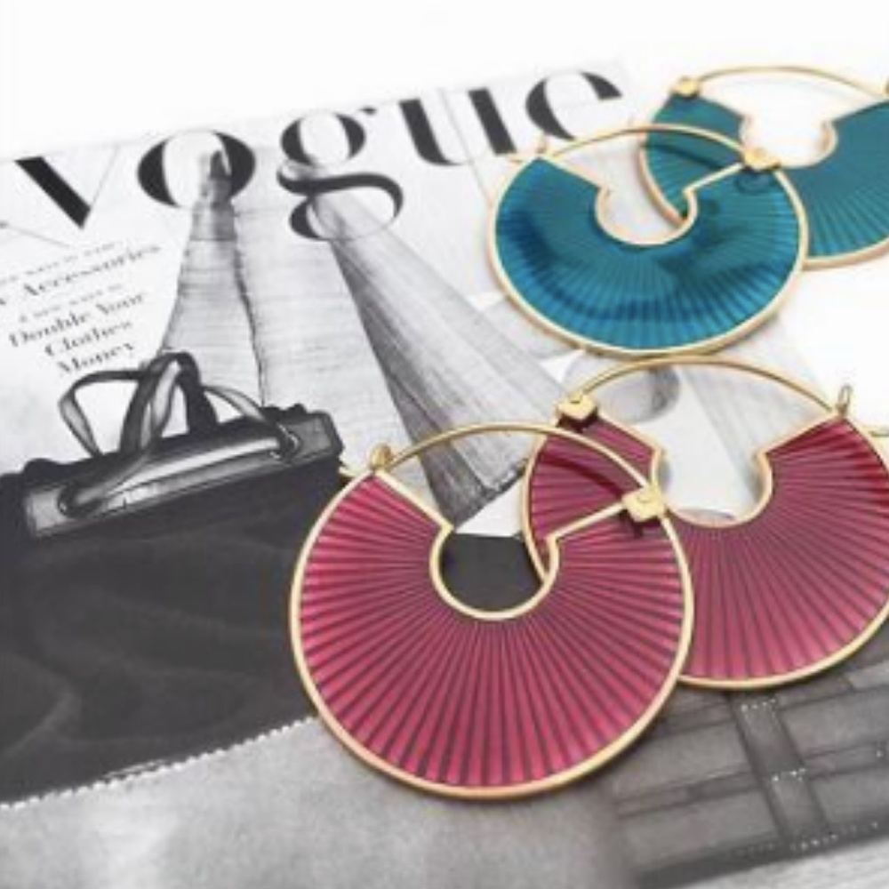 Deco Inspired Enameled Circle Hoop Earrings - Picture 4 of 4